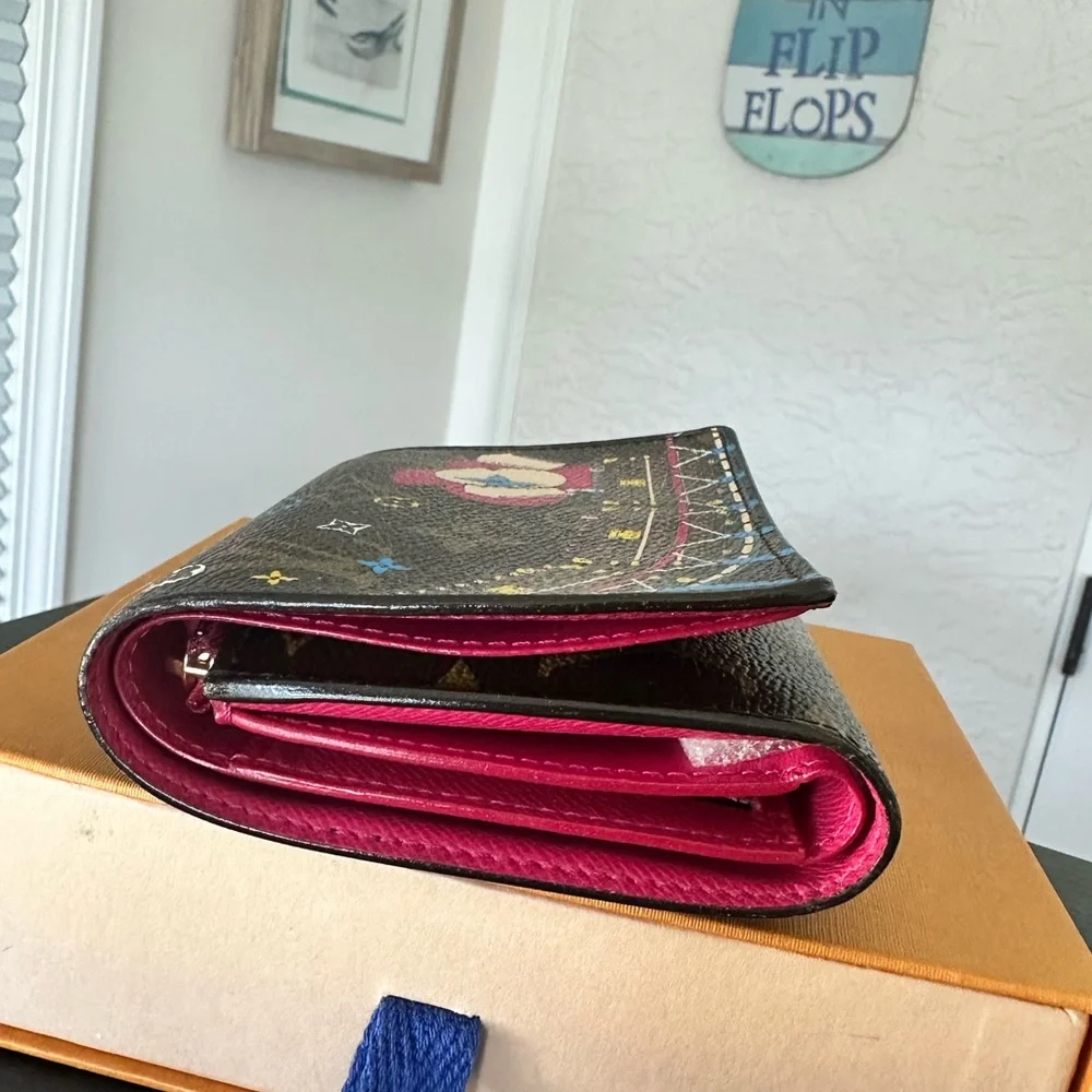 💞SOLD! Louis Vuitton Victorine Christmas Animation Wallet Monogram Rose Pivoine - Picture 14 of 15